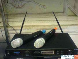Продам микрофон SHURE UGX 4 радиосистема­ 2 микрщфона.кейс(стиль 2