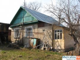 Дом в городе со всеми коммуникациями и баней