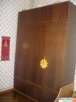 Шкаф трехстворчатый с антресолью