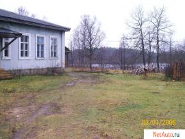 Продаю здание школы на берегу озера в деревне Осечно.