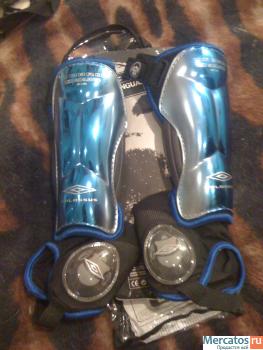 Новые фирменные футбольные щитки