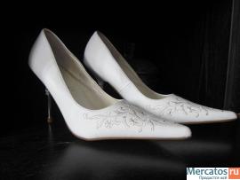 Дешево новые белые вечерние туфли-лодочки 3