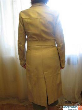 Продам фирменный кожаный плащ пальто молочного цвета р 44-46 2