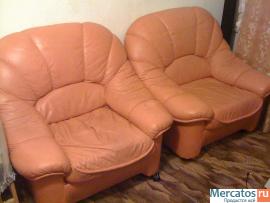 Кожаный диван и два кресла 3