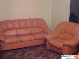 Кожаный диван и два кресла 4
