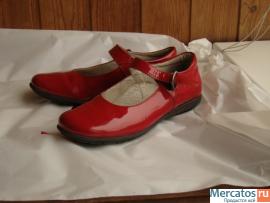 продаются туфли школьные на девочку