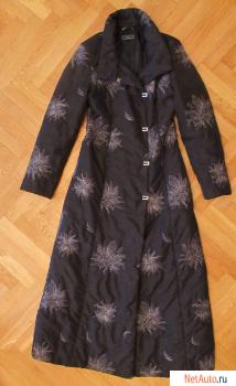 Продам демисезонное пальто. 600р. Торг.