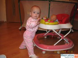 Продам детские ходунки и шлем безопасности. 2