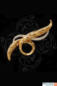 Брошь серебряная и золотая ленты AVON!