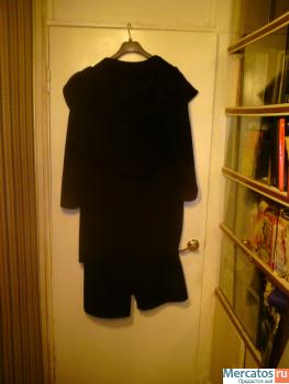 Пальто драповое ,демисезонное,черное ,женское с вышивками на рук