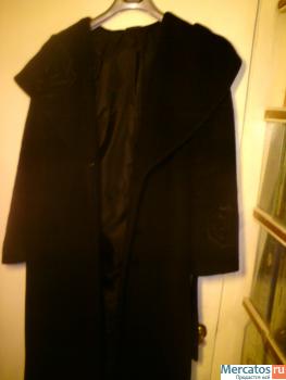 Пальто драповое ,демисезонное,черное ,женское с вышивками на рук 4