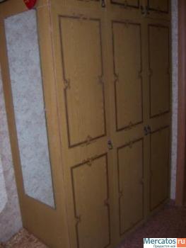 продам светлый 3-х створчатый шкаф 3