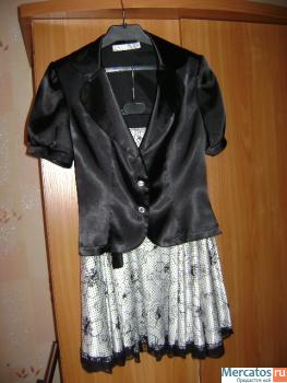 Атласный костюм-юбка и пиджак