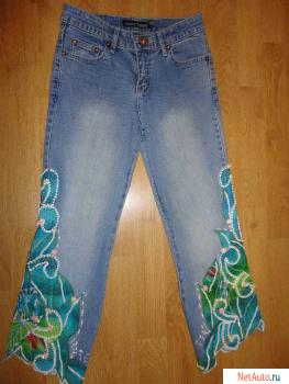 джинсы-капри с вышивкой