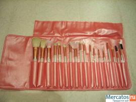 Набор из 18 натуральных кистей для макияжа. Перламутрового цвета