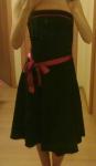 черное платье с красным бантиком