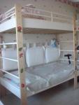 IKEA 2-х ярусная кровать с матрацами в хорошем состоянии