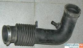 Патрубок воздушный YL8U-9R504-AF Ford Escape 2.0 2