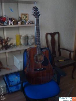 Продаю акустическую гитару.
