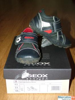 Детские кроссовки Geox, р. 20; сандалии детские Kapika, р. 21