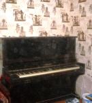 Антикварное пианино в прекрасном состоянии