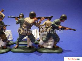 Солдатики 1/32 Britains Американская пехота 12 шт.