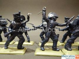 Солдатики 1/32 DSG Пешие французы 12 Не окрашены 6