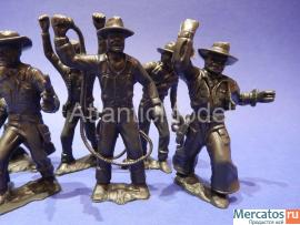Солдатики 1/32 арк Моделс Ковбои темно серый цвет