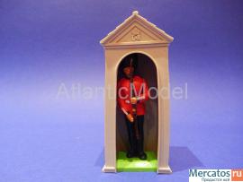 Солдатики 1/32 Britains Британский гвардеец Караул 2
