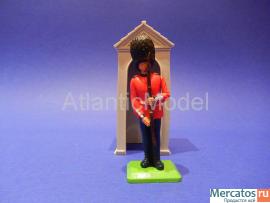 Солдатики 1/32 Britains Британский гвардеец Караул 6
