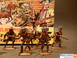 Солдатики 1/32 Atlantic Бандиты и Шерифы второй 9 4