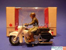 Солдатики 1/32 Britains Американский шериф Харлей