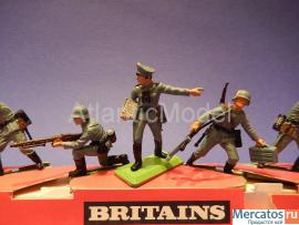 Солдатики 1/32 Britains Пехота семь фигур Пятый 71