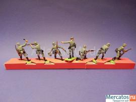 Солдатики 1/32 Britains Пехота семь фигур Пятый 71 5