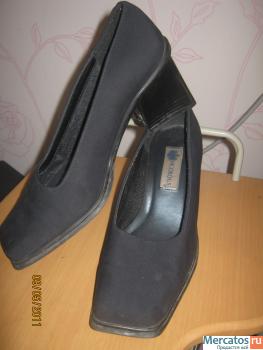 Продам туфли на каблучке р.39