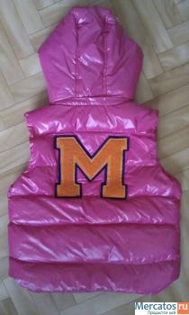 Продам детскую жилетку Moncler(копия).Новая! Рост 122см 2