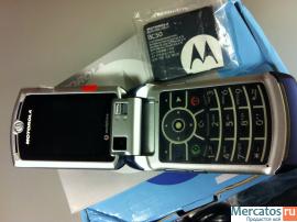 Продаю Motorola razr v3x blue новый в коробке в наличии в Москве 3