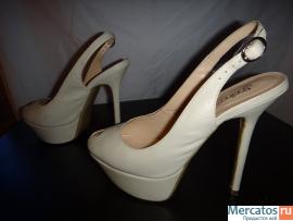 Бесподобное свадебное платье Бенджамин Робертс 930 7