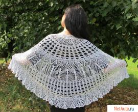 Ажурная шаль ручной работы