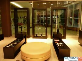 Торговое оборудование для магазина непродовольственных товаров.