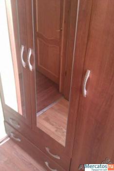 Шкаф трехстворчатый за 6 000 руб.