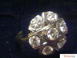 Золотой перстень с бриллиантами