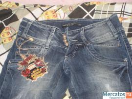 Новые, красивые стильные джинсы