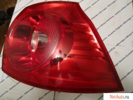 Продам задний правый фонарь VW Golf