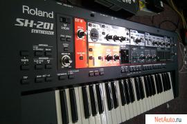 Синтезатор Roland SH-201