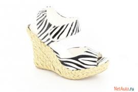 Босоножки из искусственной кожи и платформе