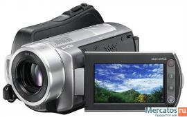 Новую в упаковке видеокамеру Sony DCR-SR220E