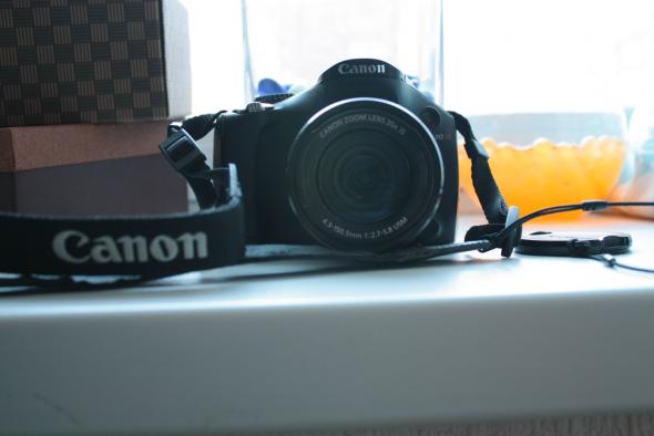 Продаю компактный полупрофессиональный фотоаппарат Canon PowerSh