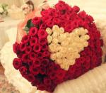 101 роза с красным сердцем