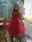 Праздничное платье шикарное сочное на девочку 8-10 лет